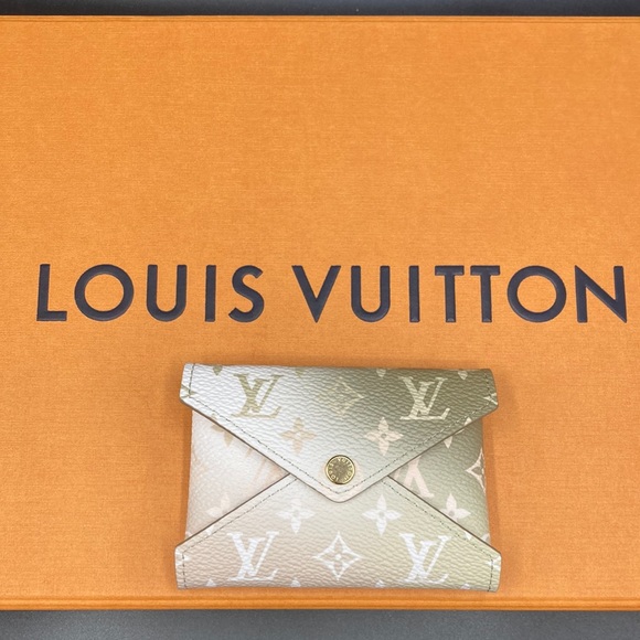 Louis Vuitton Mini Kirigami pouch - Picture 1 of 4